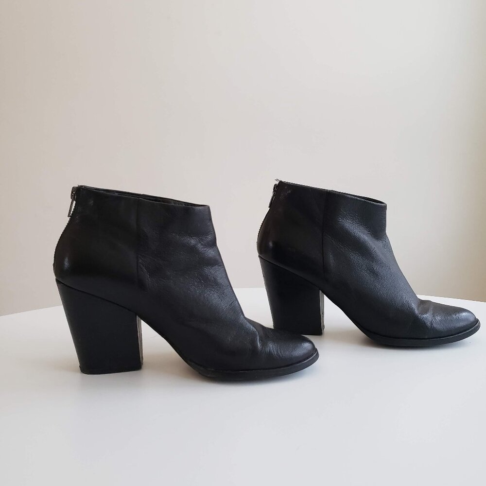 Cole Haan Dey Booties Ankle Boots Black Leather Size 9 B